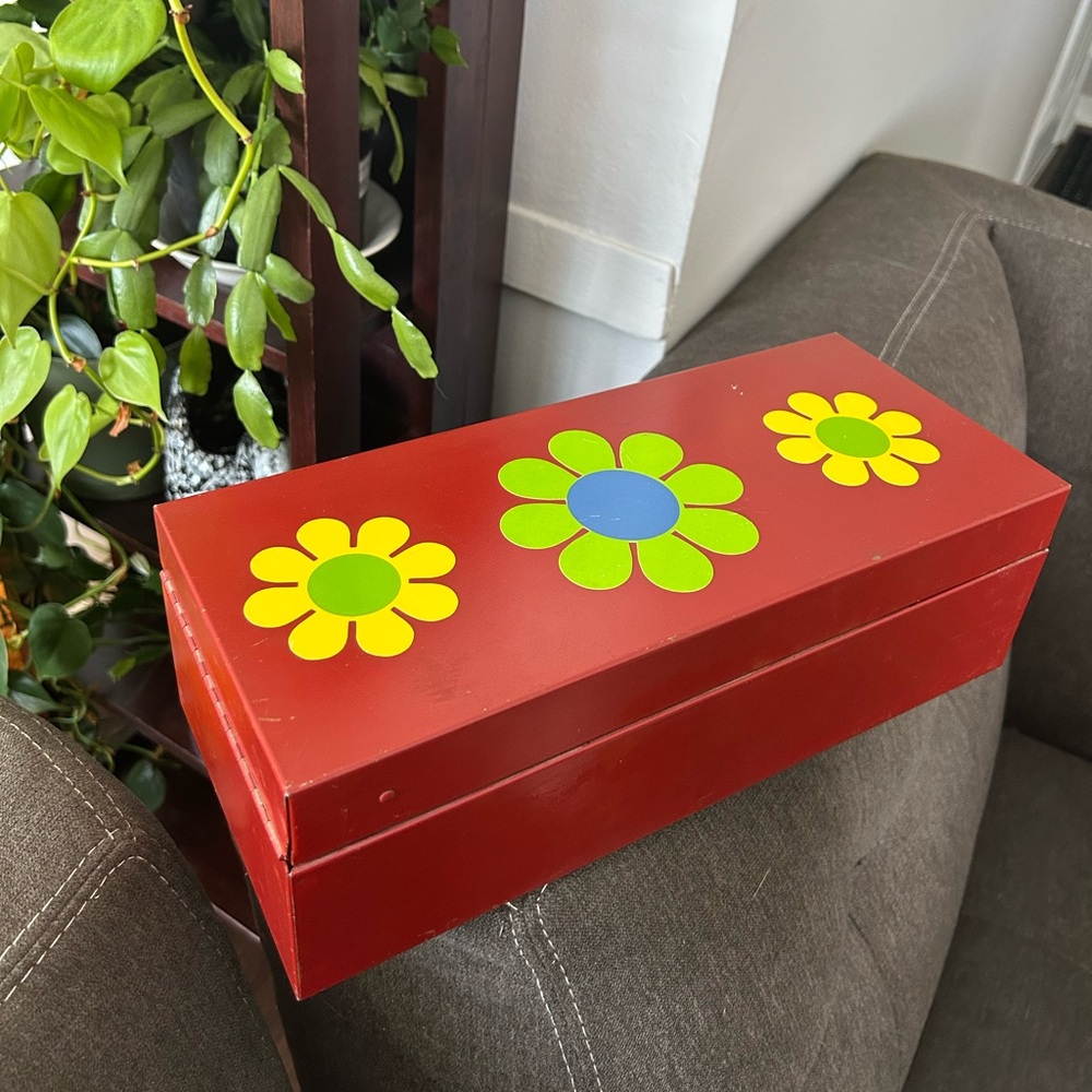 Vintage Red Retro Flower Cash/Tool Box